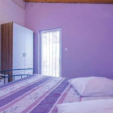 Nice Home In Novaki With Wifi Holiday home Novaki Pazinski