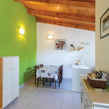 Nice Home In Novaki With Wifi *